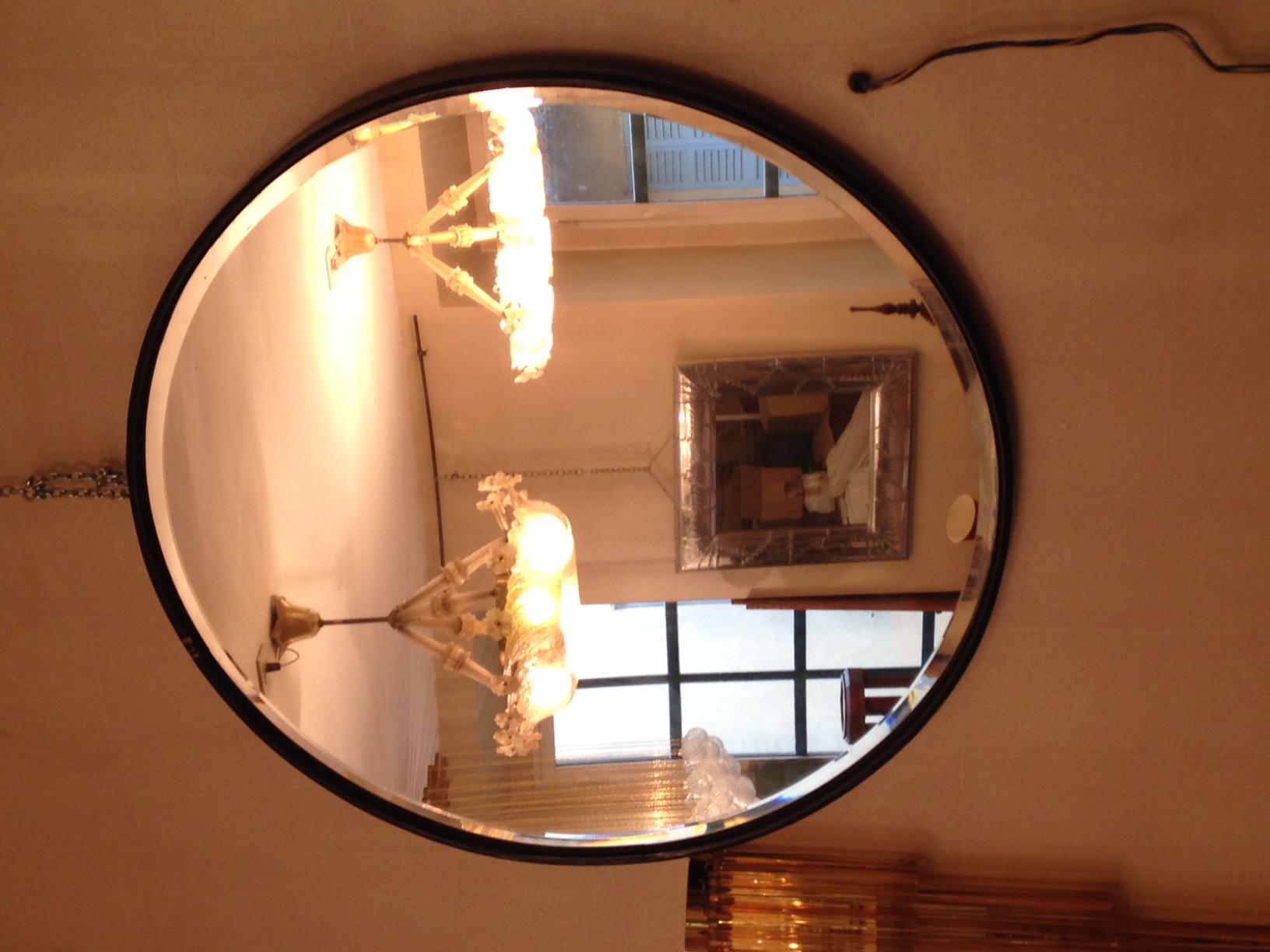 Specchio con Design Cornice nera tondo del XX Secolo Pezzo di storia autentico - Robertaebasta® Art Gallery opere d’arte esclusive.